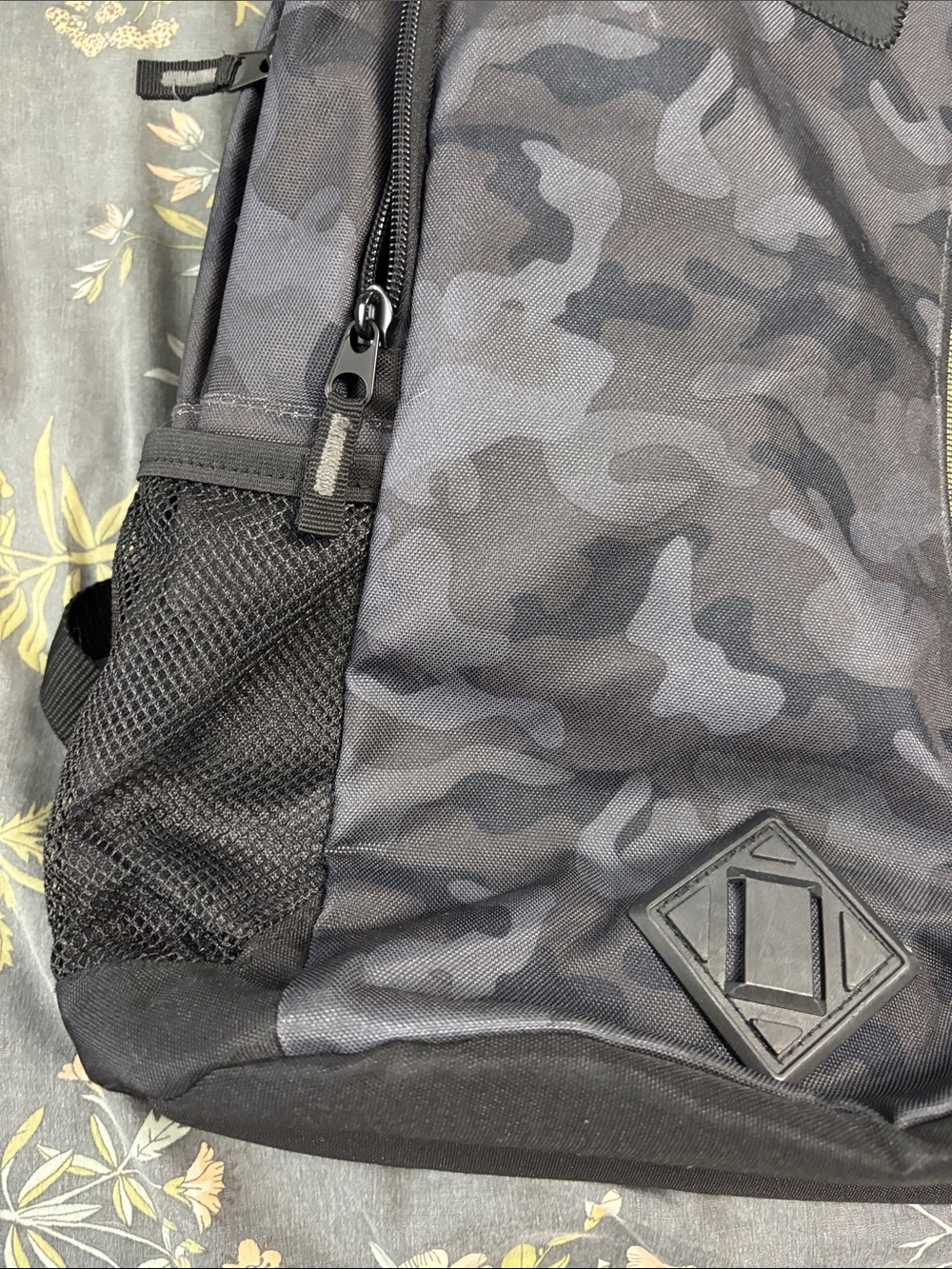 Callaway Golf Clubhouse Padded Backpack with Pockets in Black and Grey Camo - Picture 7 of 7